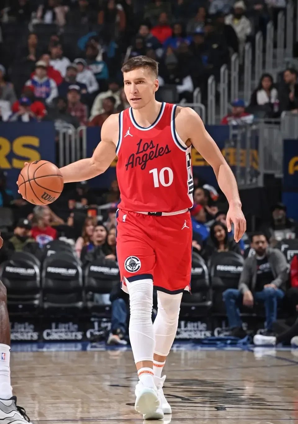 关于Ming连续十五场比赛得分超过最后时刻胜出，瑞士队不断突破！全场沸腾不已的信息-九游app下载最新版本