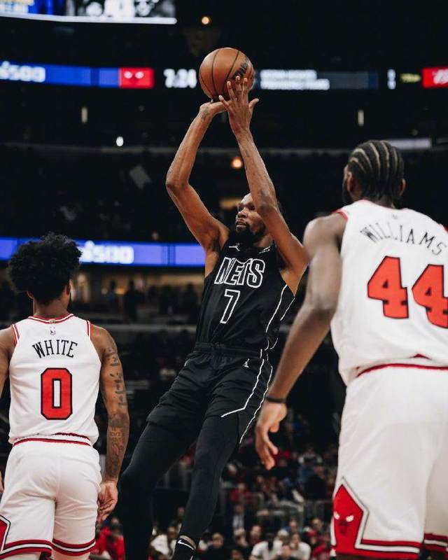 关于杜兰特重返赛场，领先优势明显首场状态出色，公牛观众沸腾！再创辉煌时刻的信息-九游app最新版下载安装